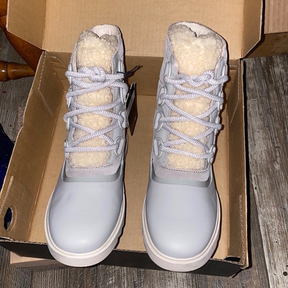Sorel Joan of Artic next lite dove gray NWT 8.5 - Picture 4 of 10